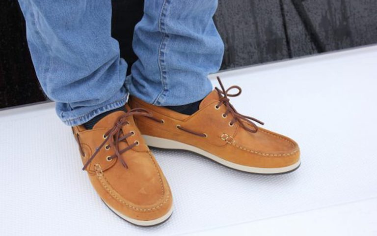 casual shoes for jeans