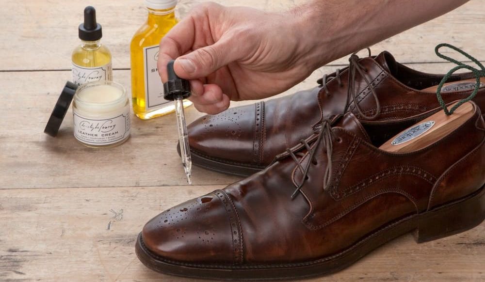  how to clean leather shoes without polish 