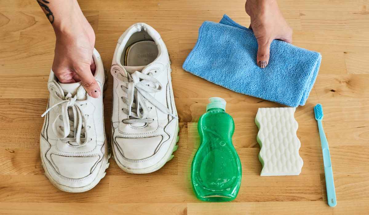  how to clean leather tennis shoes 