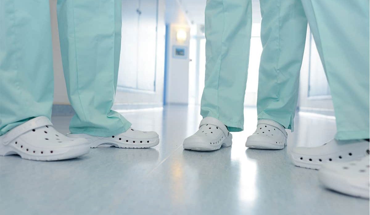  best clog shoes for nurses 