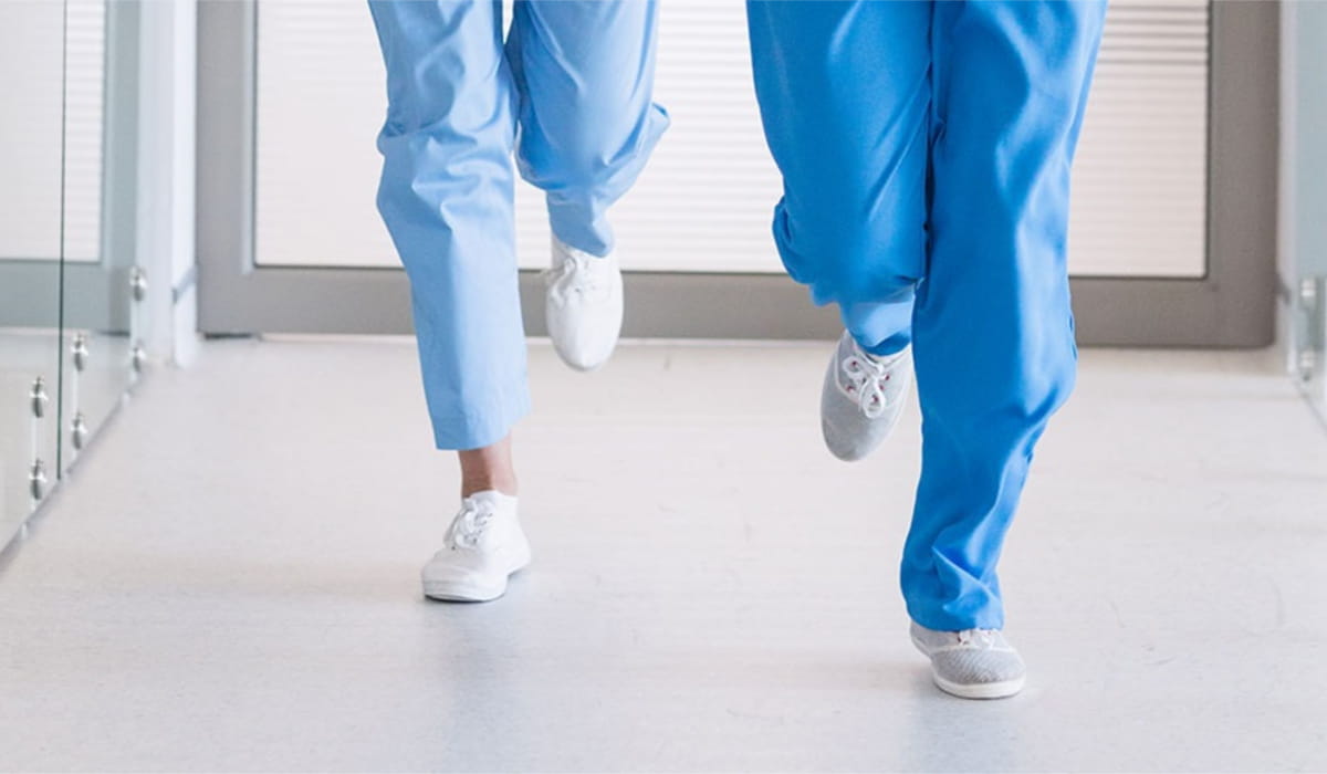  best shoes for doctors in hospital to support their feet 