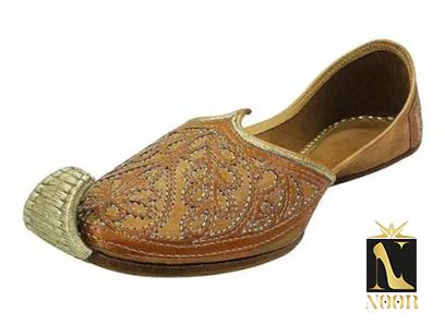 The price of bulk purchase of pakistan shoes is cheap and reasonable