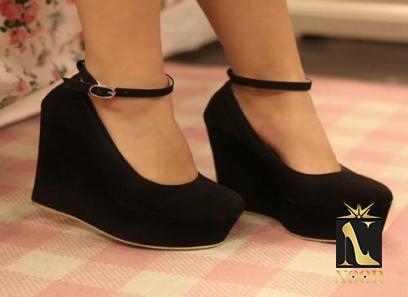 The price of bulk purchase of wedges shoes is cheap and reasonable
